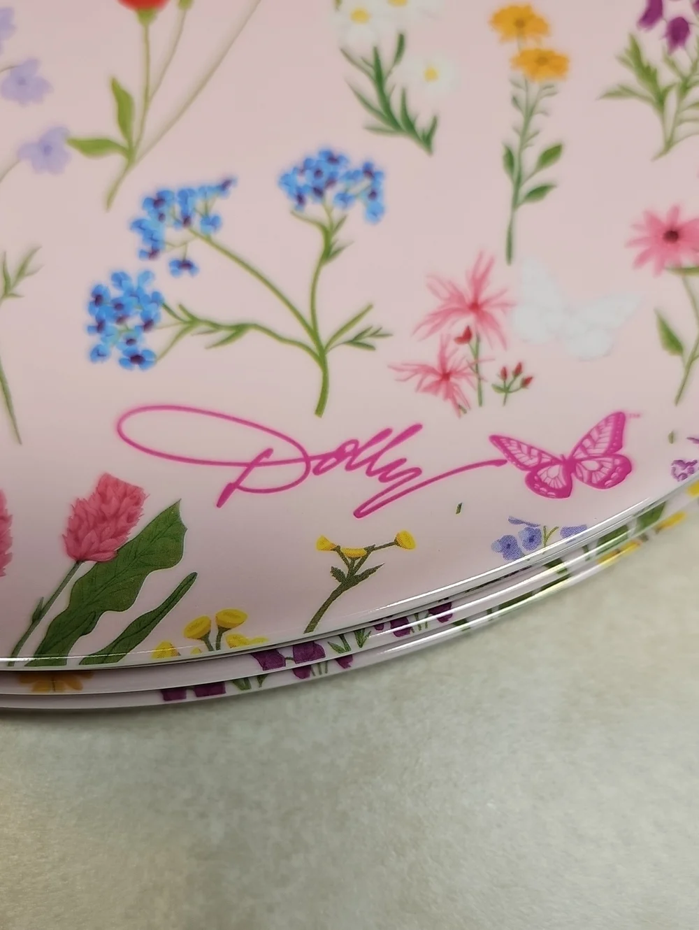 Dolly Parton Set Of 4 10in.Melamine Dinner Plates/Serving Bowl & Kitchen Towel